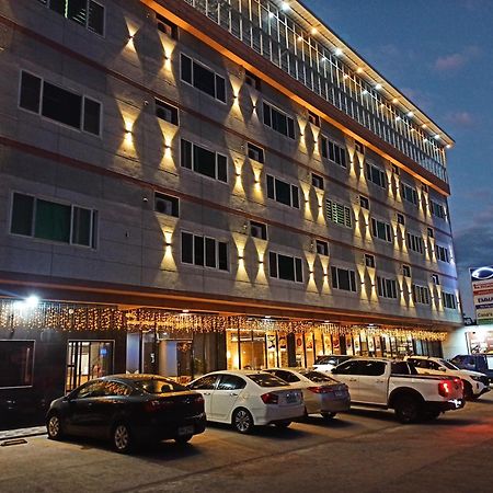 Emmaus Condotel Angeles Esterno foto