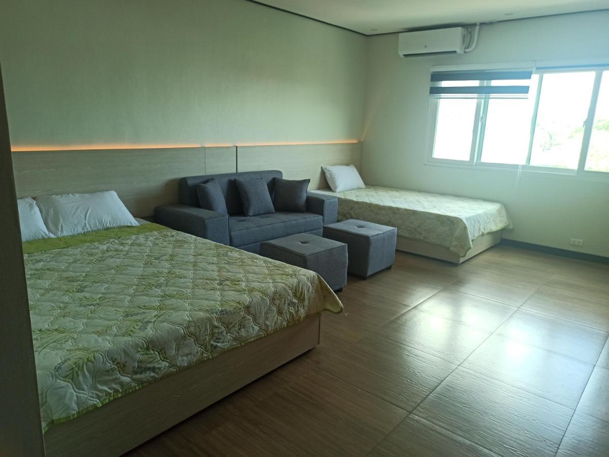 Emmaus Condotel Angeles Esterno foto