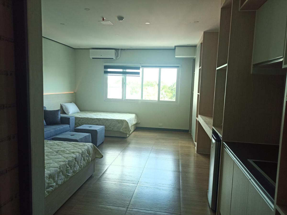Emmaus Condotel Angeles Esterno foto