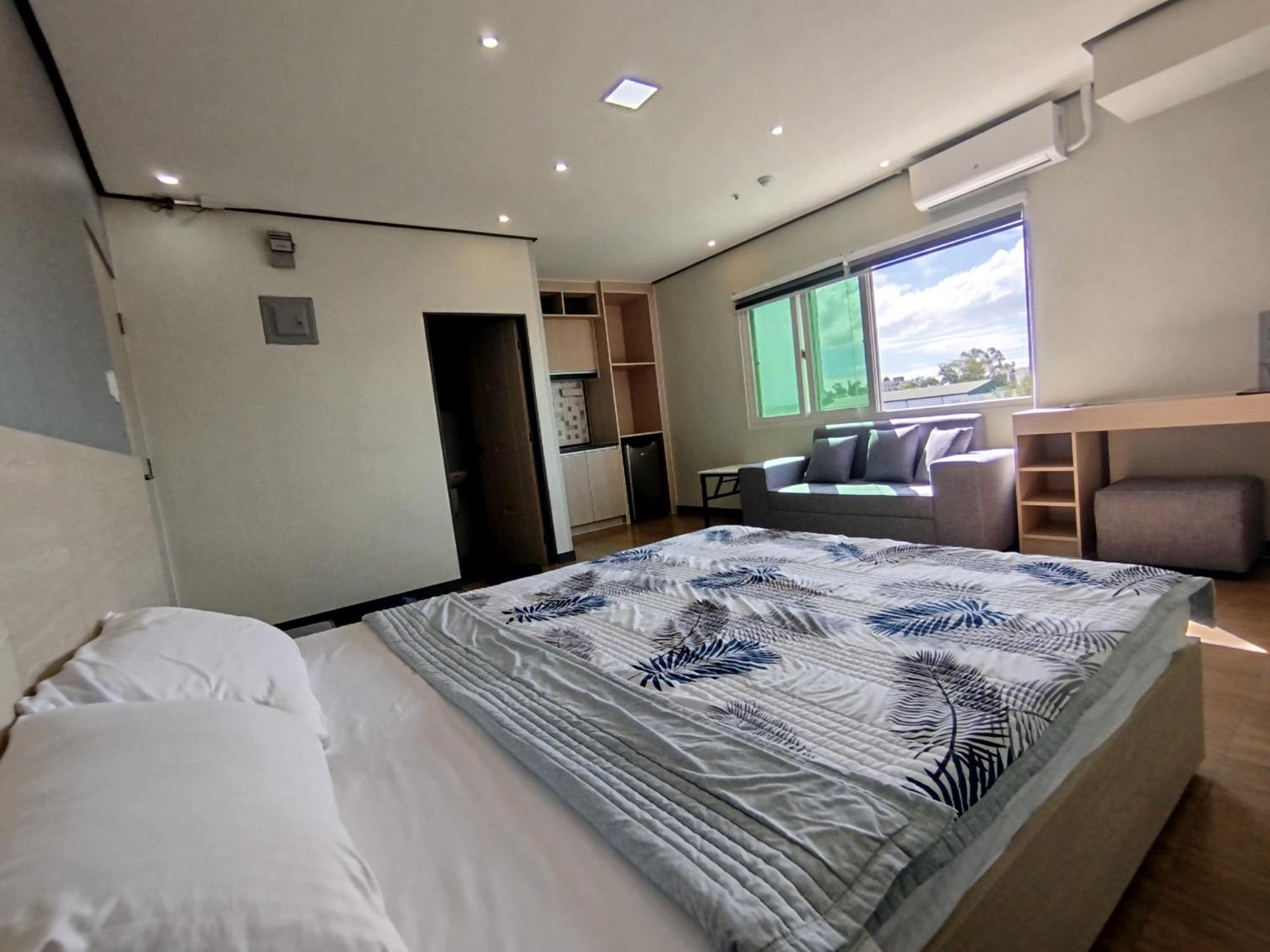 Emmaus Condotel Angeles Esterno foto