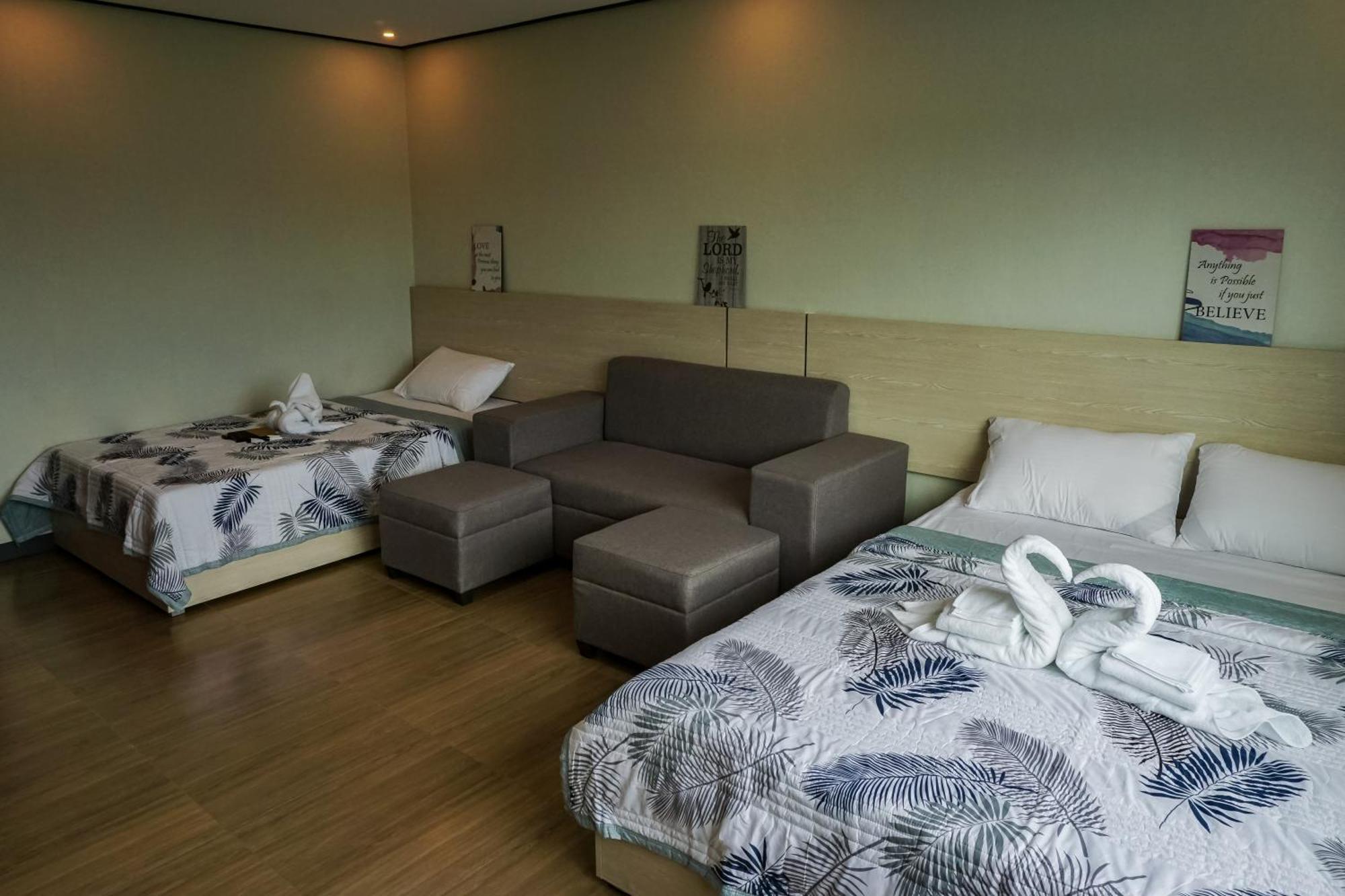 Emmaus Condotel Angeles Esterno foto